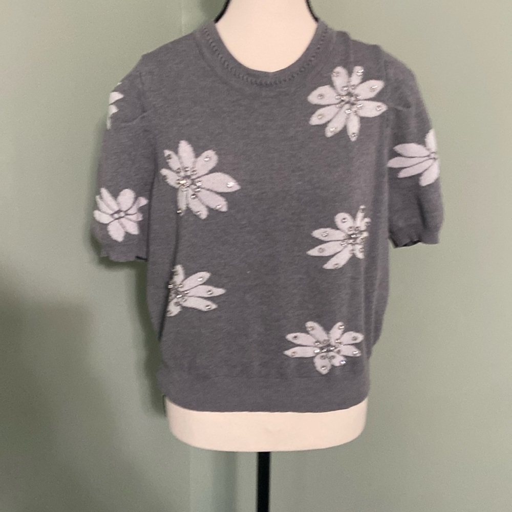 NWOT short sleeve r sweater with rhinestone accent in flowers